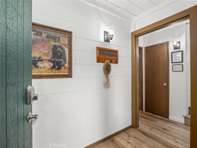 1153 Silvertip Ln, Fish Camp, CA 93623 - corridor with light hardwood / wood-style flooring