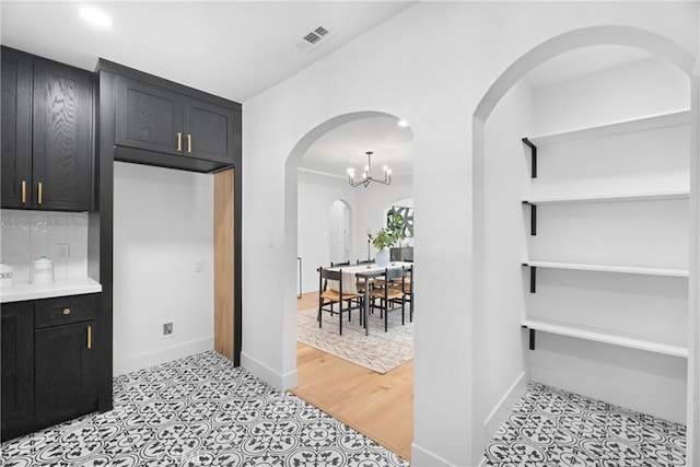 kitchen with backsplash