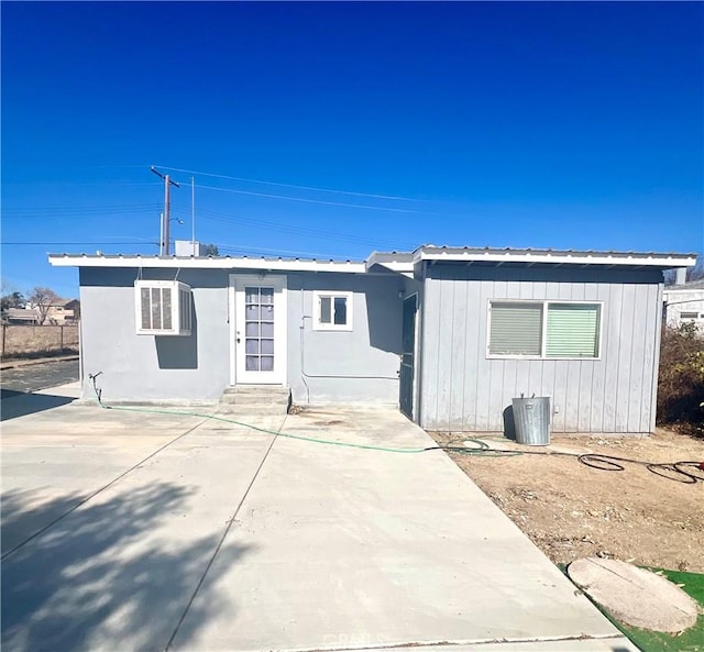 view of front of home featuring a patio area