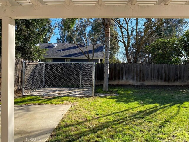 view of yard with a patio