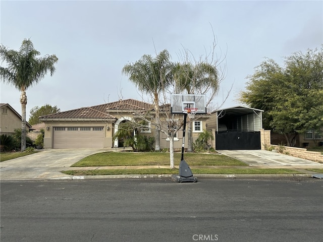 view of front facade featuring a carport, a garage, and a front lawn