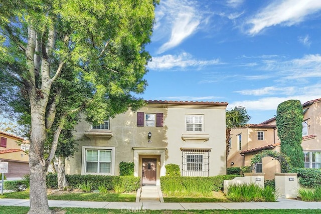 view of mediterranean / spanish-style house