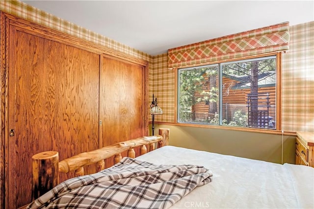 bedroom with a closet