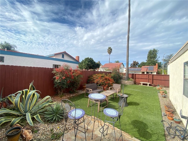 view of yard featuring a patio