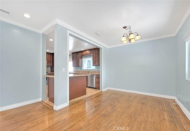 kitchen with sink, crown molding, a notable chandelier, light hardwood / wood-style floors, and stainless steel dishwasher