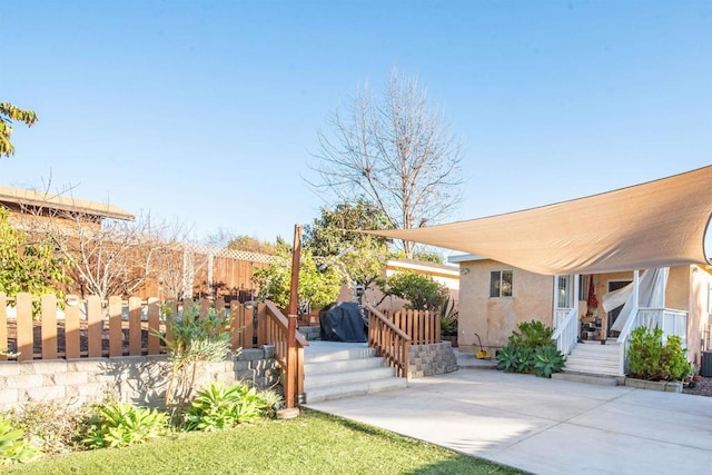 view of yard with a patio