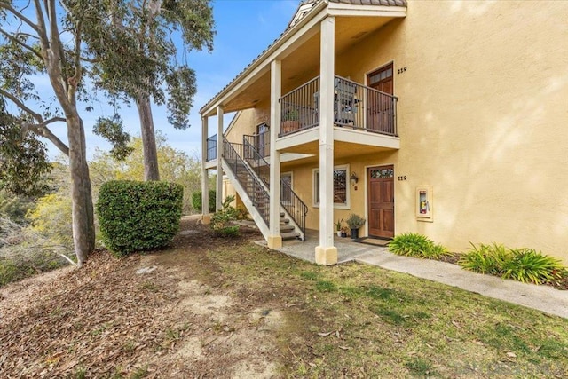 exterior space featuring a balcony