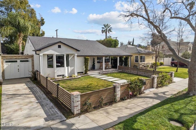 single story home with a front yard