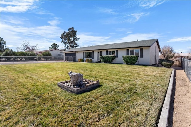 ranch-style house featuring a front yard