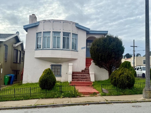 view of front of house