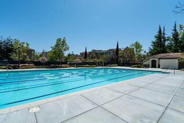 view of swimming pool