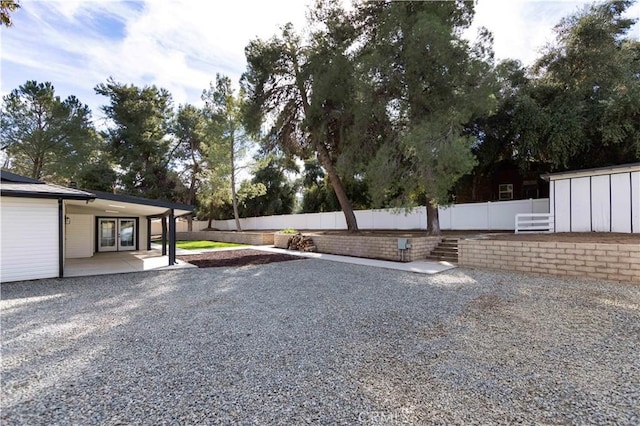 view of yard featuring a patio area