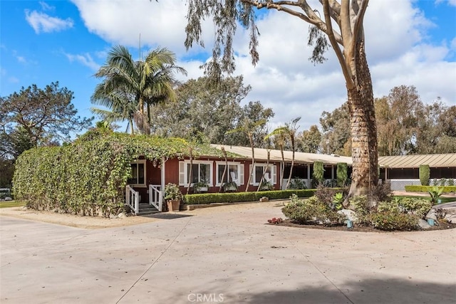 view of front of property