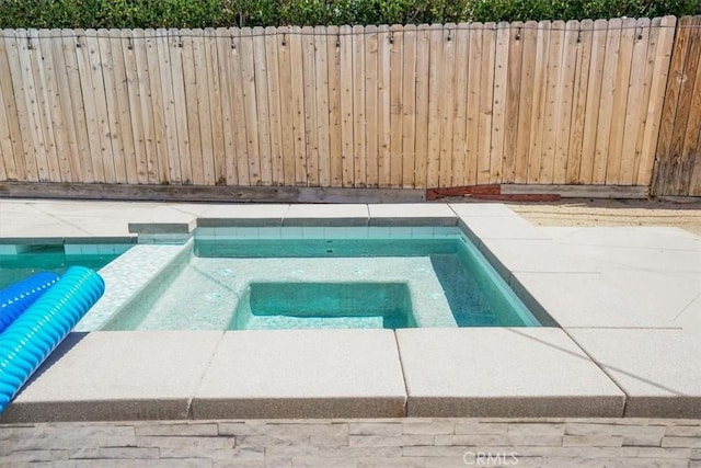 39120 Paradise Way, Cathedral City, CA 92234 - view of pool with an in ground hot tub