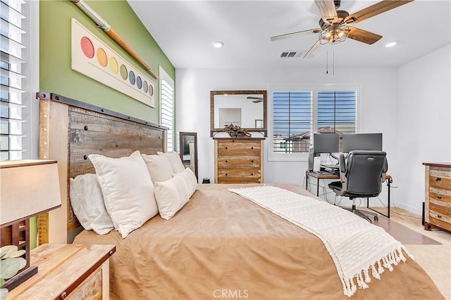 bedroom with ceiling fan