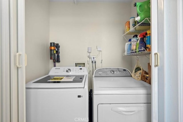 243 Park Ave, Long Beach, CA 90803 - laundry room with washing machine and dryer