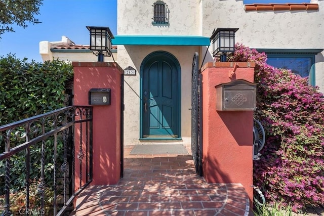 243 Park Ave, Long Beach, CA 90803 - doorway to property with stucco siding