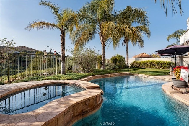 view of swimming pool