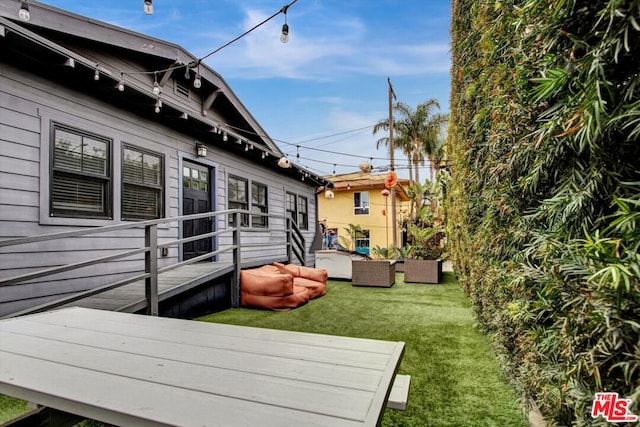 view of yard with an outdoor living space