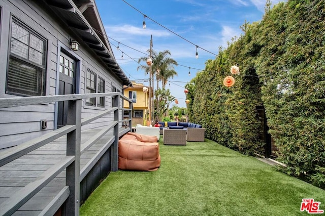 view of yard featuring an outdoor living space