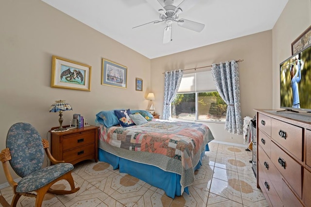 bedroom with ceiling fan