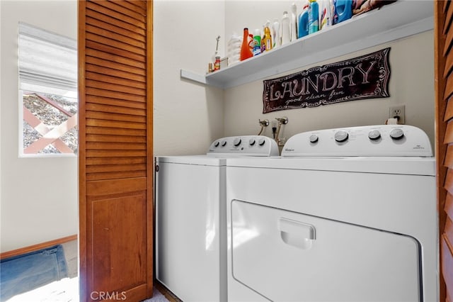 1430 Sequoia Dr, Lake Arrowhead, CA 92352 - laundry area featuring washer and dryer
