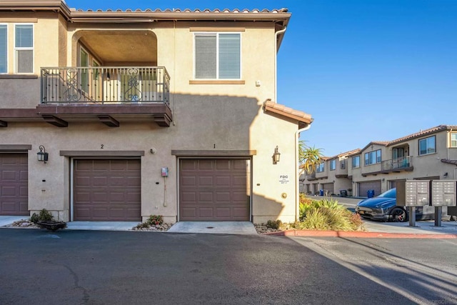 view of front facade featuring a garage