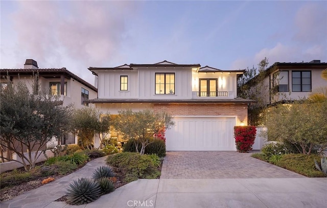 view of front facade with a garage