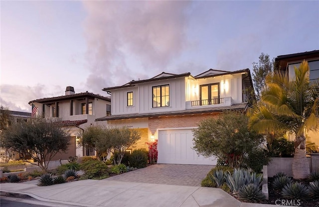 view of front of house featuring a garage