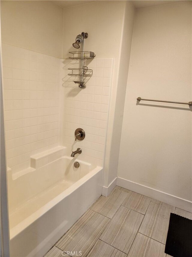 bathroom featuring shower / bathing tub combination