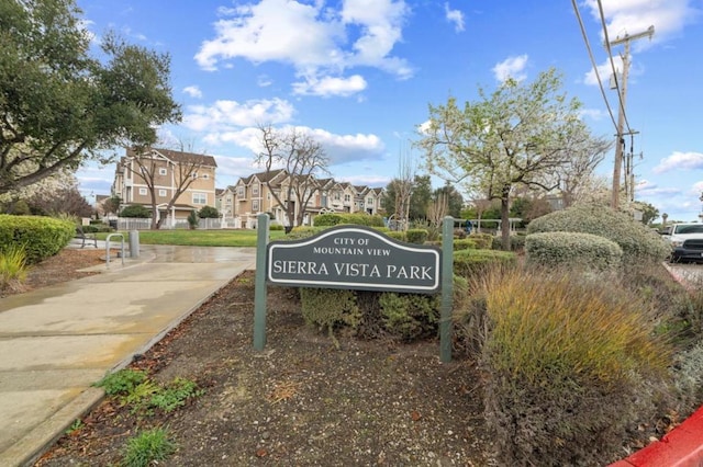 view of community / neighborhood sign