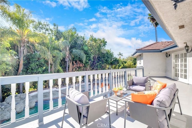 balcony featuring an outdoor hangout area