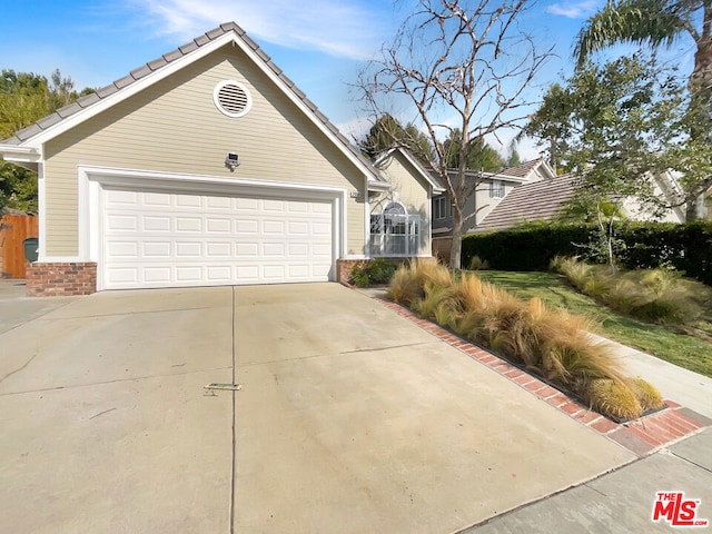 view of front facade featuring a garage