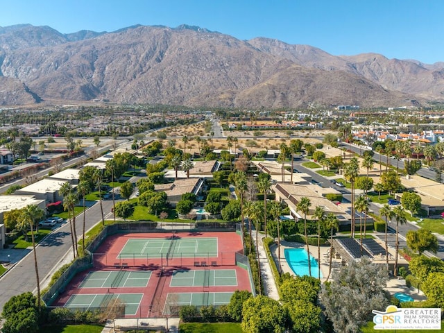 bird's eye view featuring a mountain view