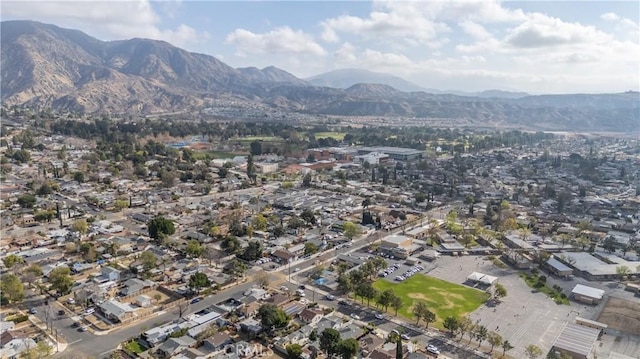 bird's eye view with a mountain view