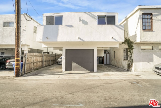 view of front facade with a garage