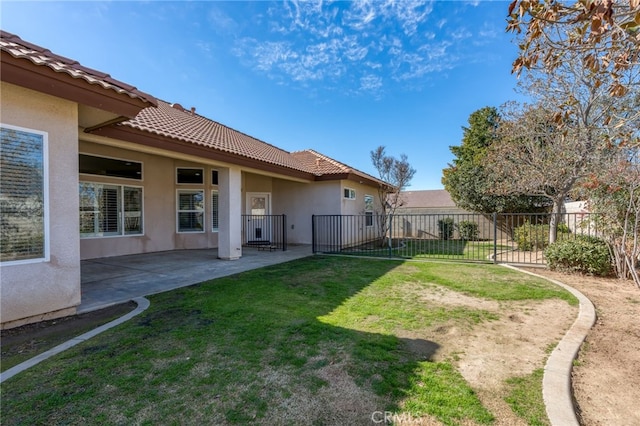 view of yard with a patio area