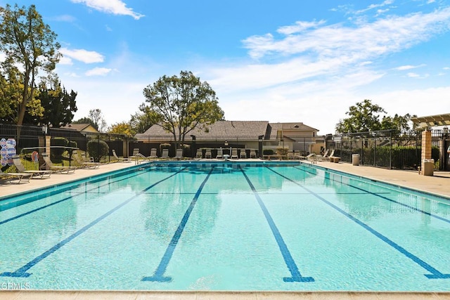 view of swimming pool