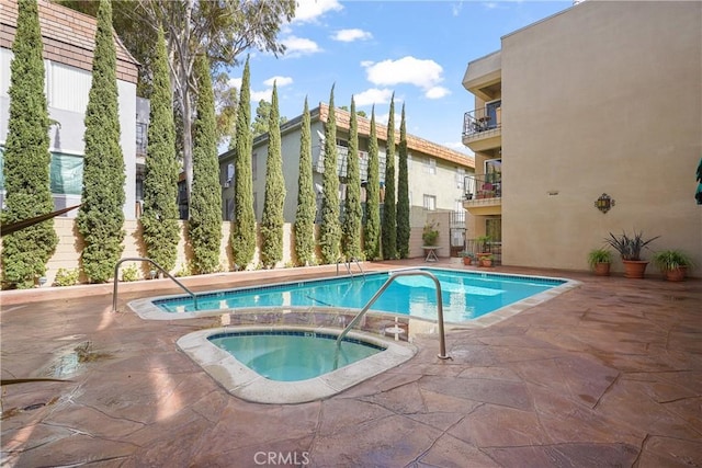 5845 Doverwood Dr Unit 216, Culver City, CA 90230 - community pool featuring a hot tub and a patio area