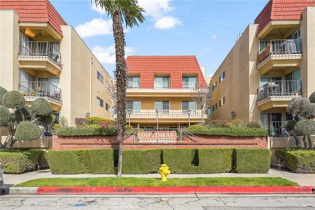5845 Doverwood Dr Unit 216, Culver City, CA 90230 - view of apartment building / complex