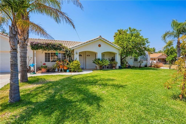 view of front of home with a front lawn