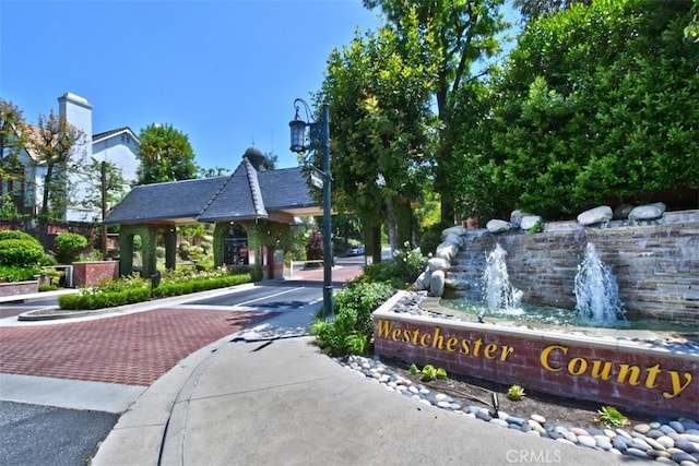 20514 Chatsboro Dr, Woodland Hills, CA 91364 - view of home's community