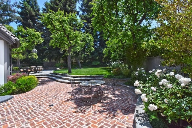 20514 Chatsboro Dr, Woodland Hills, CA 91364 - view of patio / terrace
