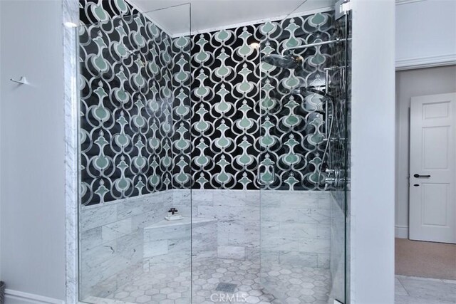20514 Chatsboro Dr, Woodland Hills, CA 91364 - bathroom with a tile shower and baseboards
