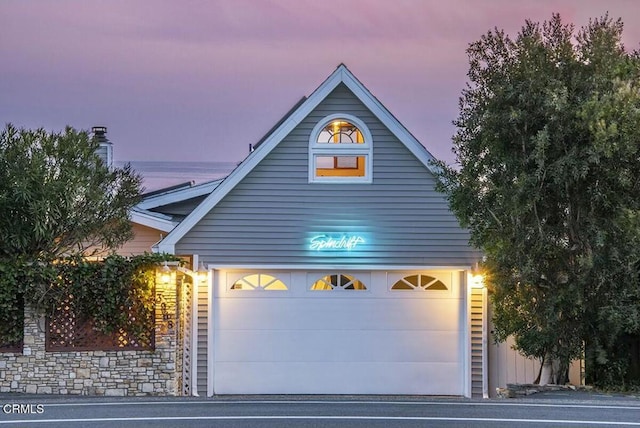 view of front facade with a garage