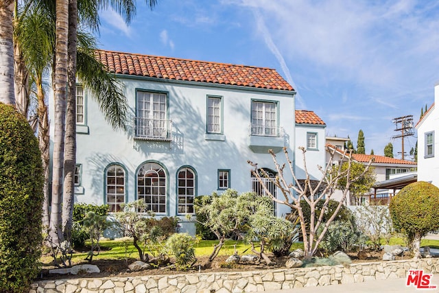 view of mediterranean / spanish-style house