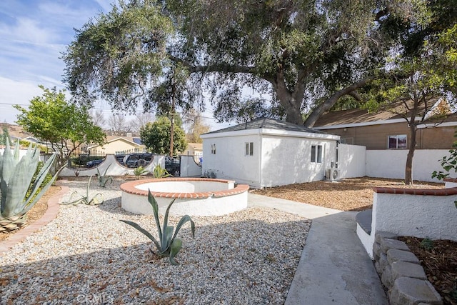 view of yard with a pool