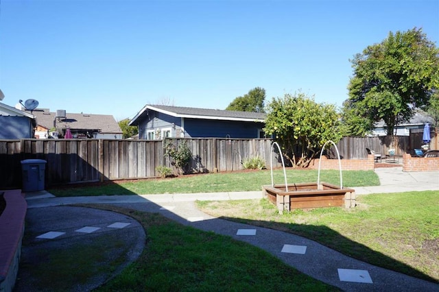 view of yard with a patio