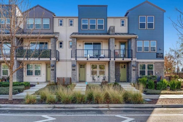 view of townhome / multi-family property