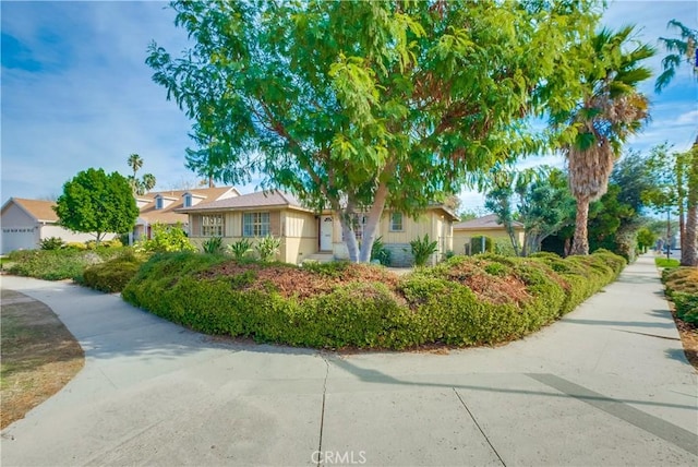 view of front of property